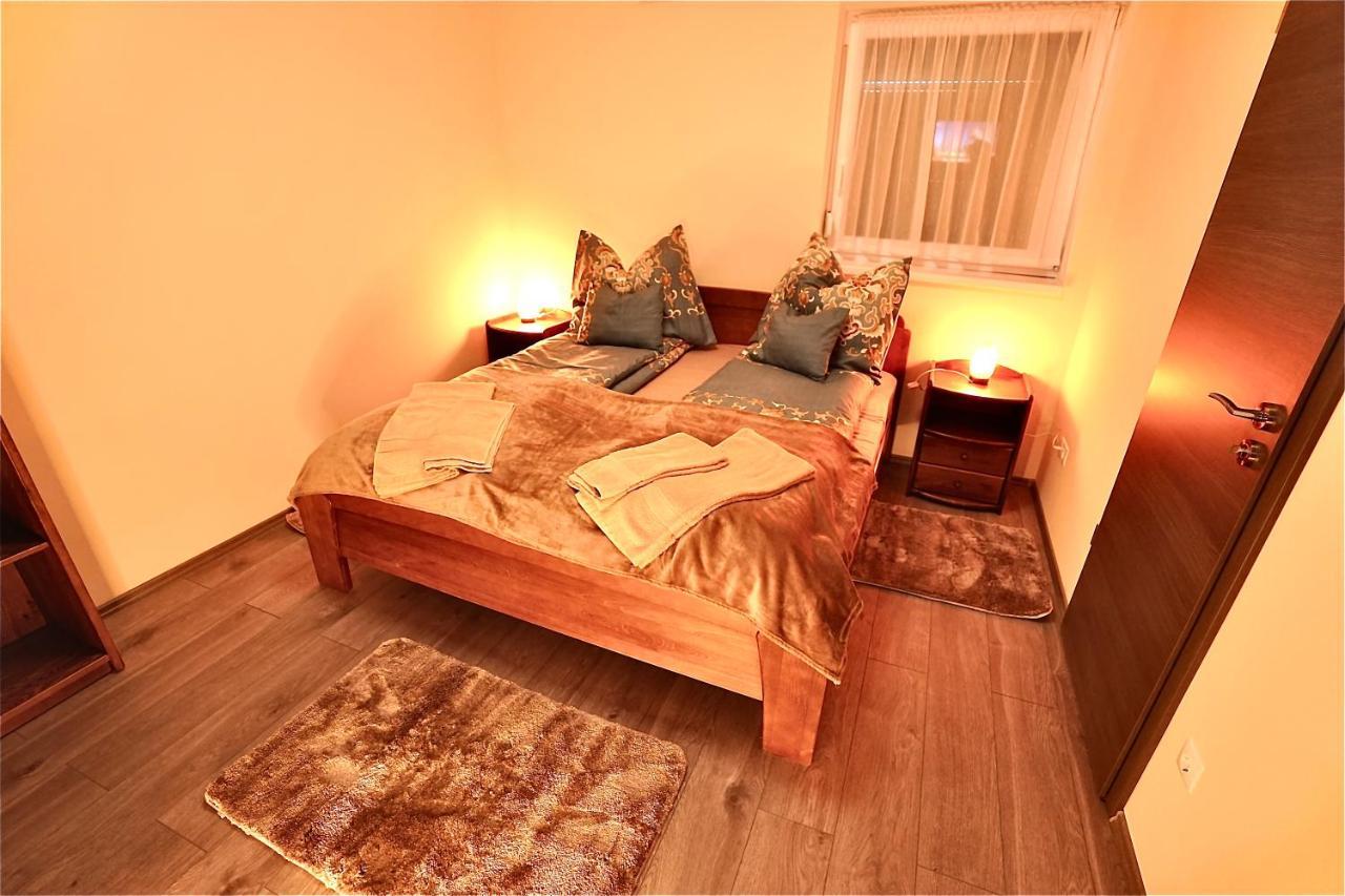 Bed and Breakfast Bacchus Pub Es Panzio Дунахарасти Экстерьер фото