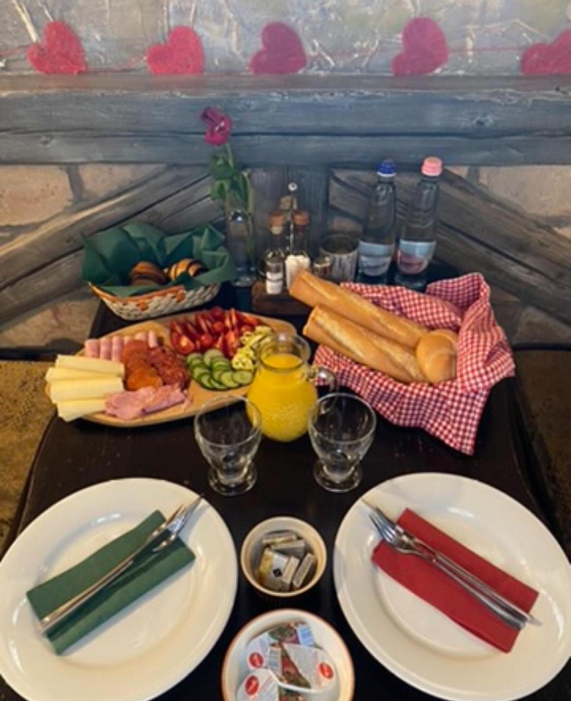 Bed and Breakfast Bacchus Pub Es Panzio Дунахарасти Экстерьер фото